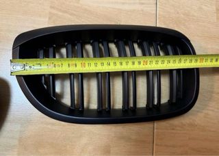 NUEVO! Parilla frontal BMW E46 serie 3 negra mate