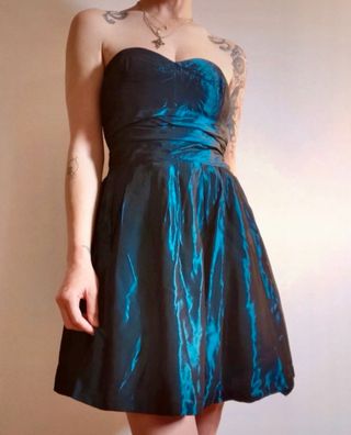 Vestido de fiesta sin tirantes