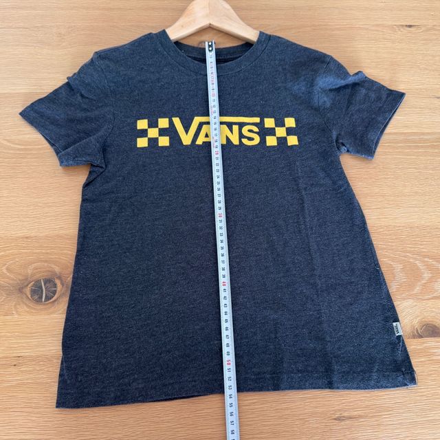 Camiseta Vans gris oscuro logo amarillo Talla XS