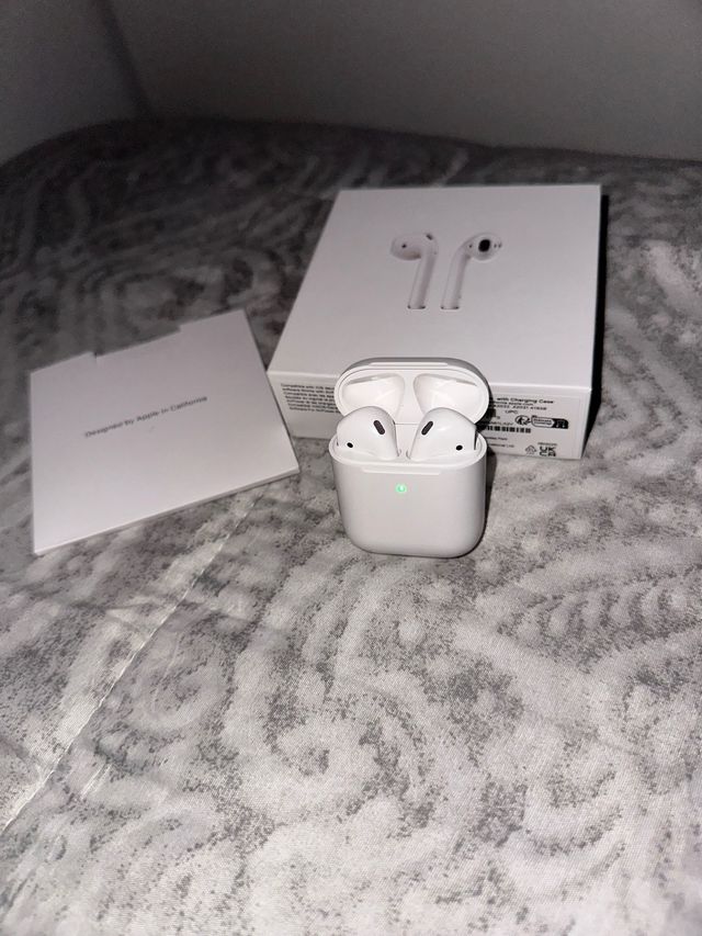 Apple AirPods 2 Blancos