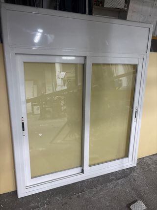 Ventana corredera aluminio blanca
