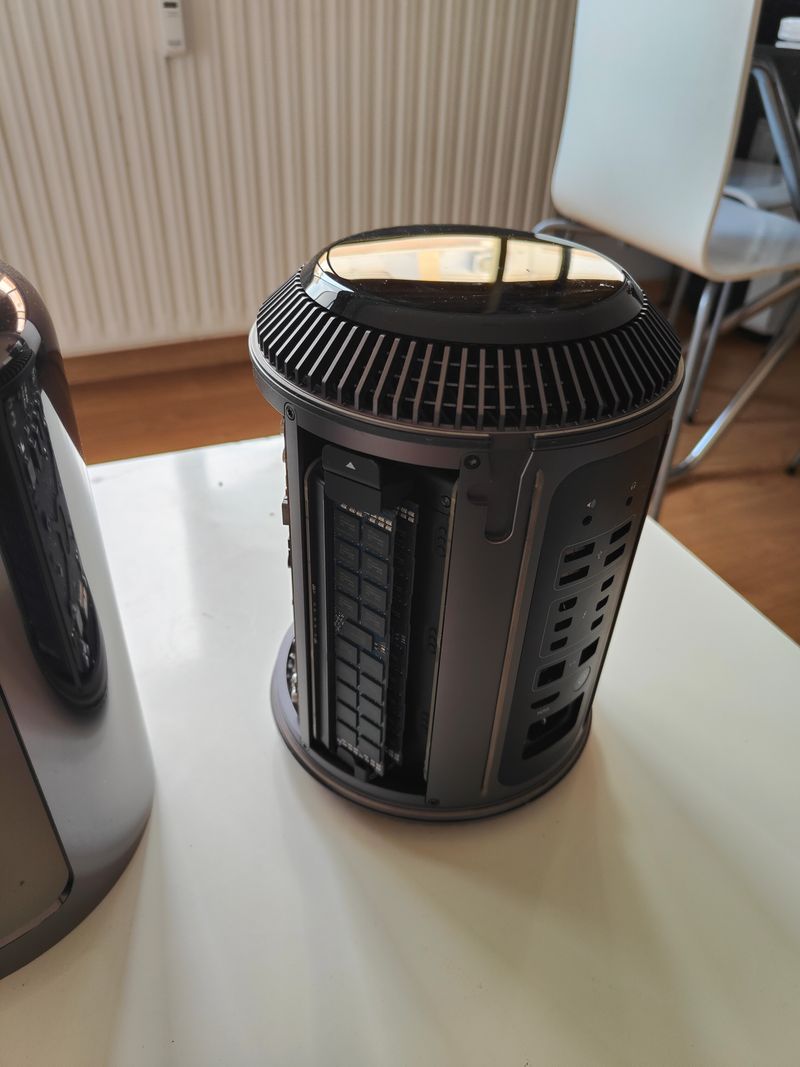Mac Pro 6.1 2013 32GB RAM Xeon 6 Core afbeelding 6