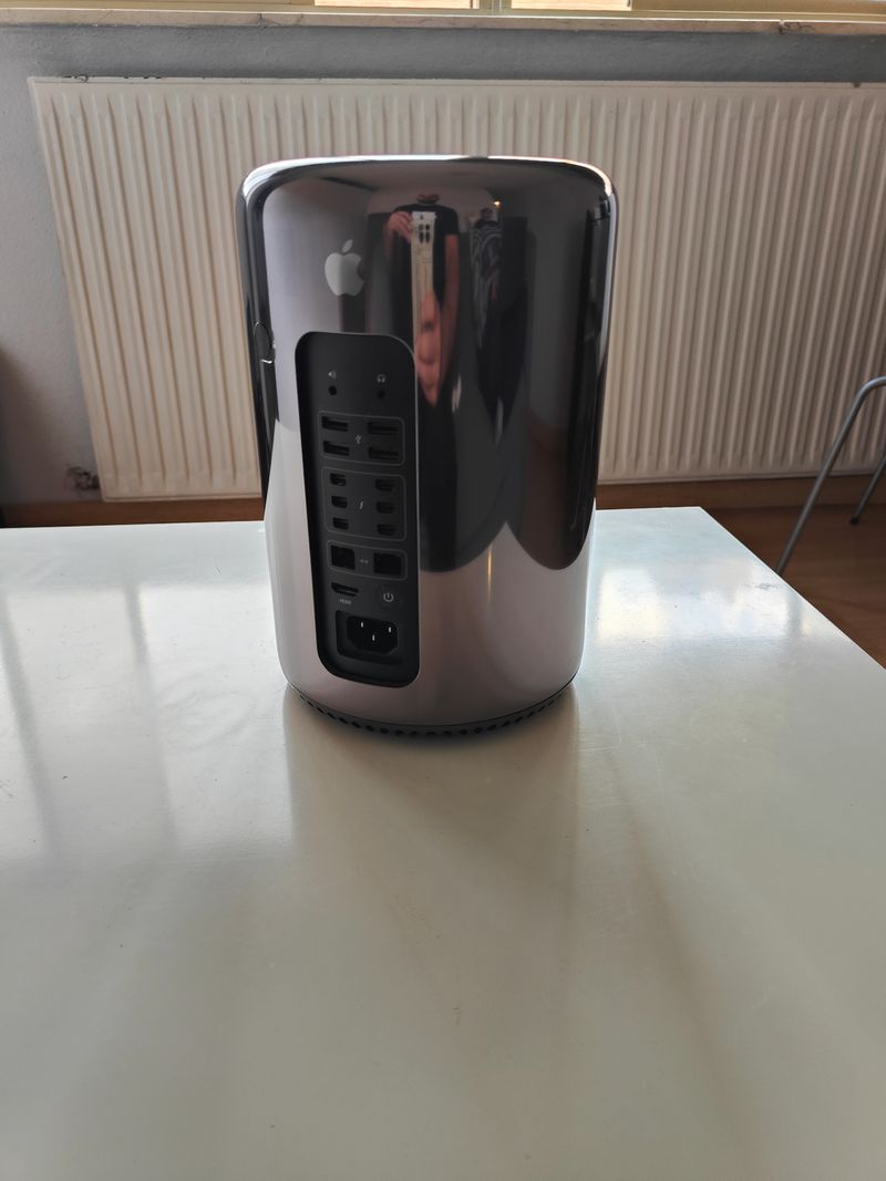 Mac Pro 6.1 2013 32GB RAM Xeon 6 Core afbeelding 2