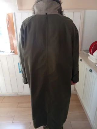 Trench Zara Beige y Verde