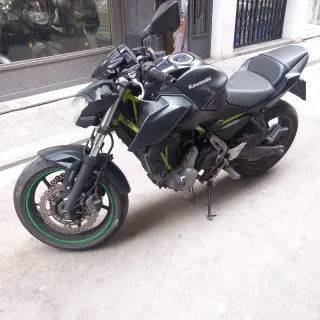 Kawasaki Z650 Negra y Verde limitada A2