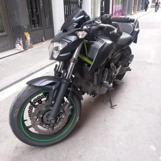 Kawasaki Z650 Negra y Verde limitada A2