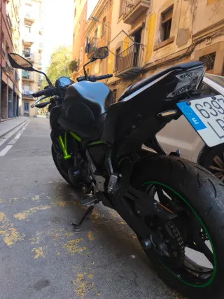 Kawasaki Z650 Negra y Verde limitada A2