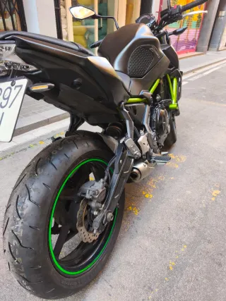 Kawasaki Z650 Negra y Verde limitada A2