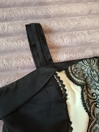 Vestido Negro y Blanco con Encaje