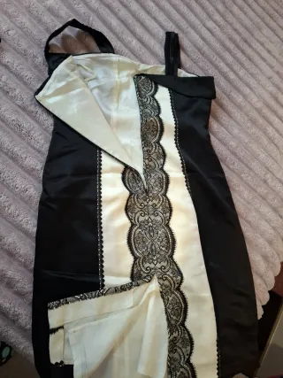 Vestido Negro y Blanco con Encaje