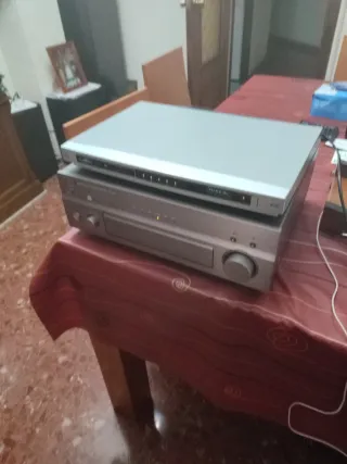 Amplificador Yamaha AX-397 + DVD Schöntech
