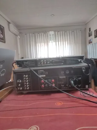 Amplificador Yamaha AX-397 + DVD Schöntech