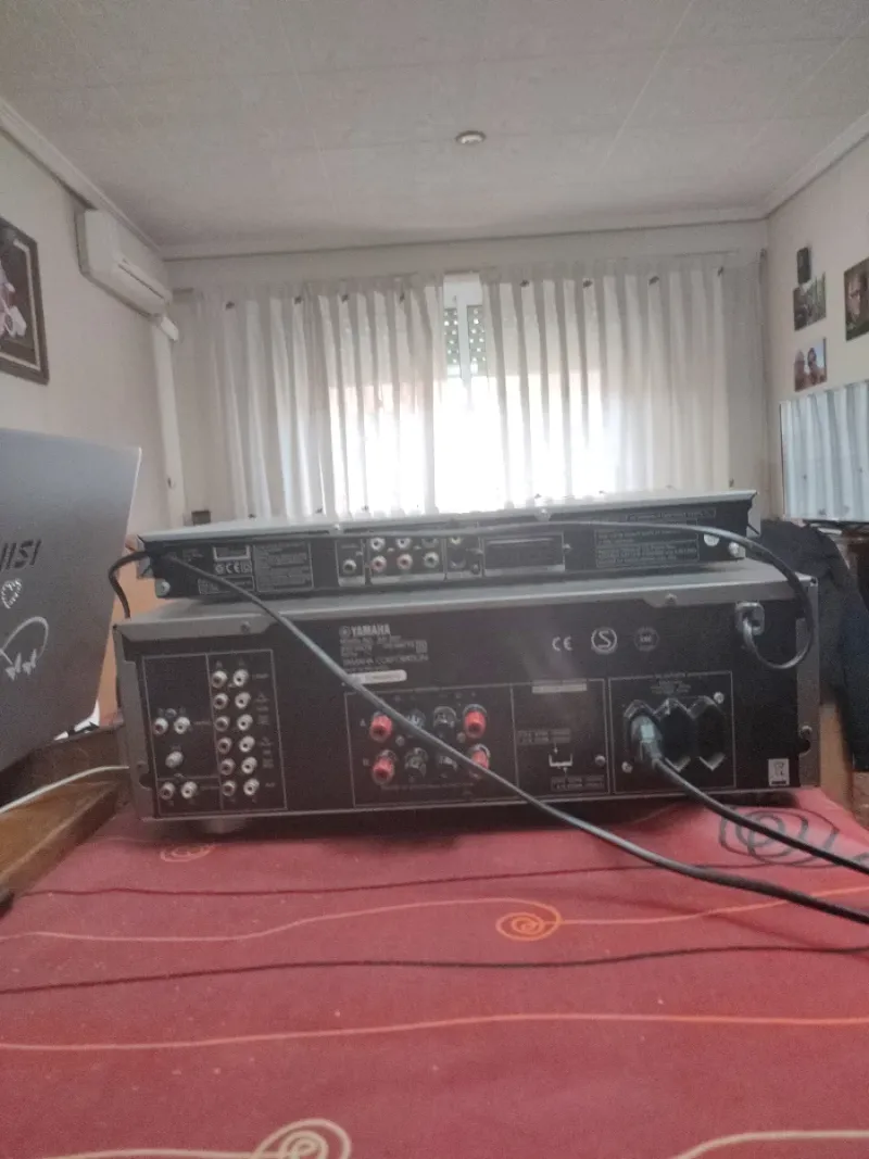 Amplificador Yamaha AX-397 + DVD Schöntech afbeelding 2
