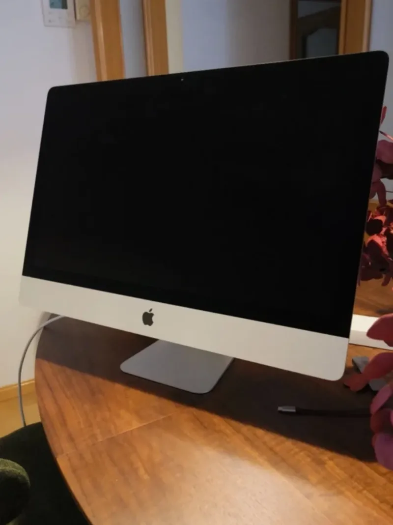 iMac 27" 5K (2020) | i5 10ª Gen | 24GB RAM afbeelding 4