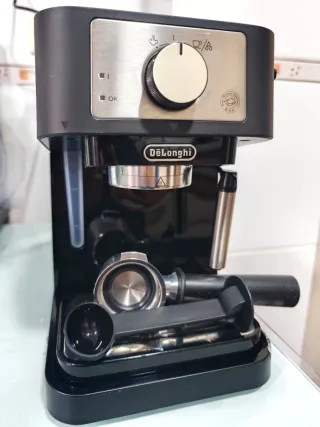Cafetera DeLonghi Stilosa Negra