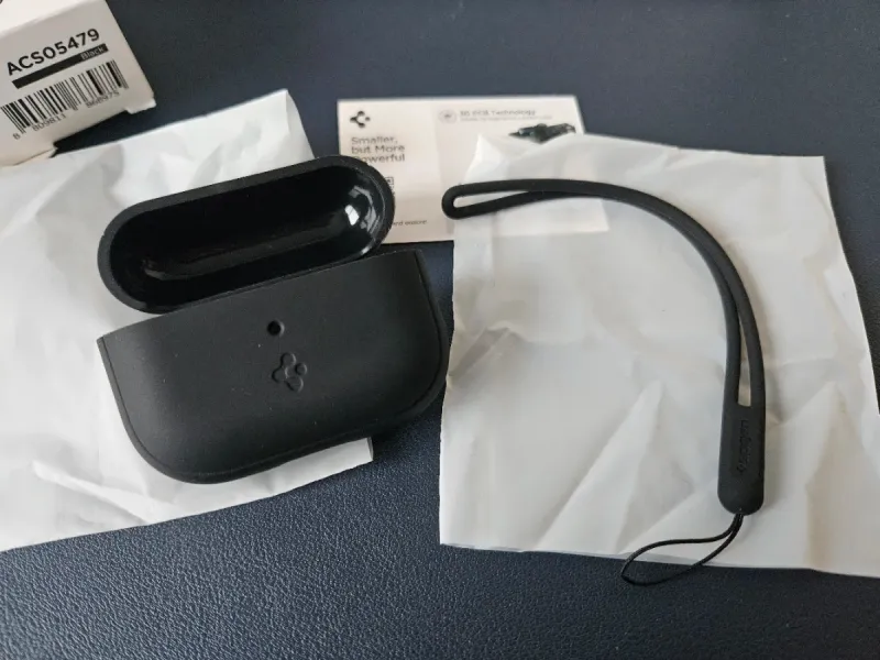 Funda Spigen Silicone Fit AirPods Pro 2 Negra afbeelding 2