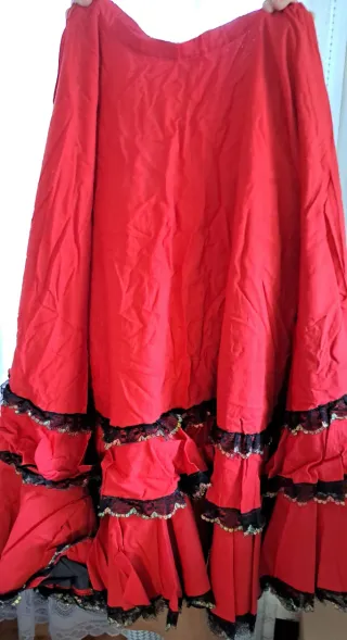 Falda Rociera Roja con Volantes