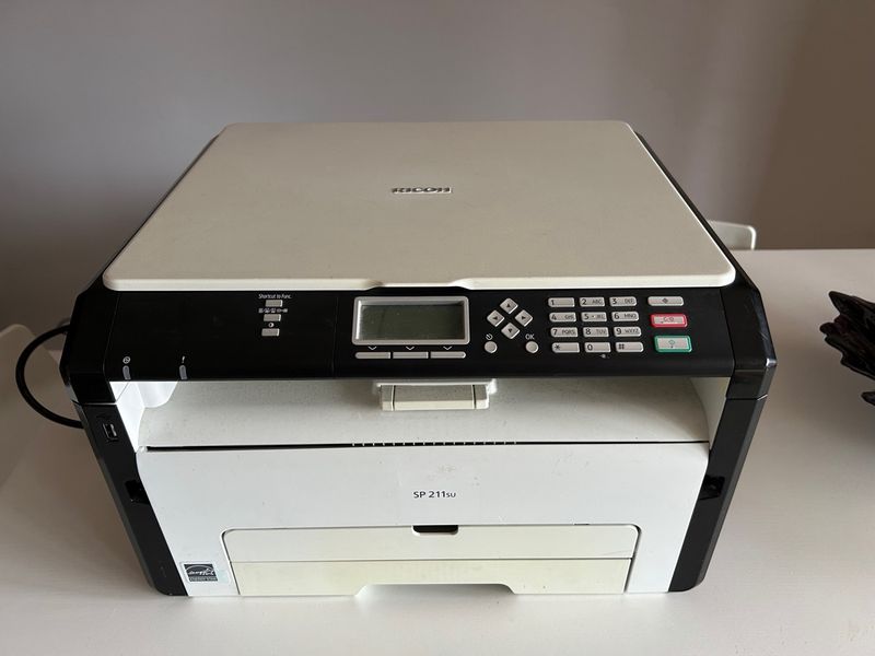 Impresora multifunción Ricoh SP 211su.