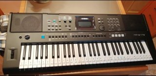 Teclado Yamaha PSR-E473
