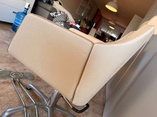 Sillas profesionales de peluquería – en buen estad