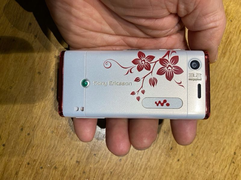 Teléfono Sony Ericsson W595i Flower edition afbeelding 3