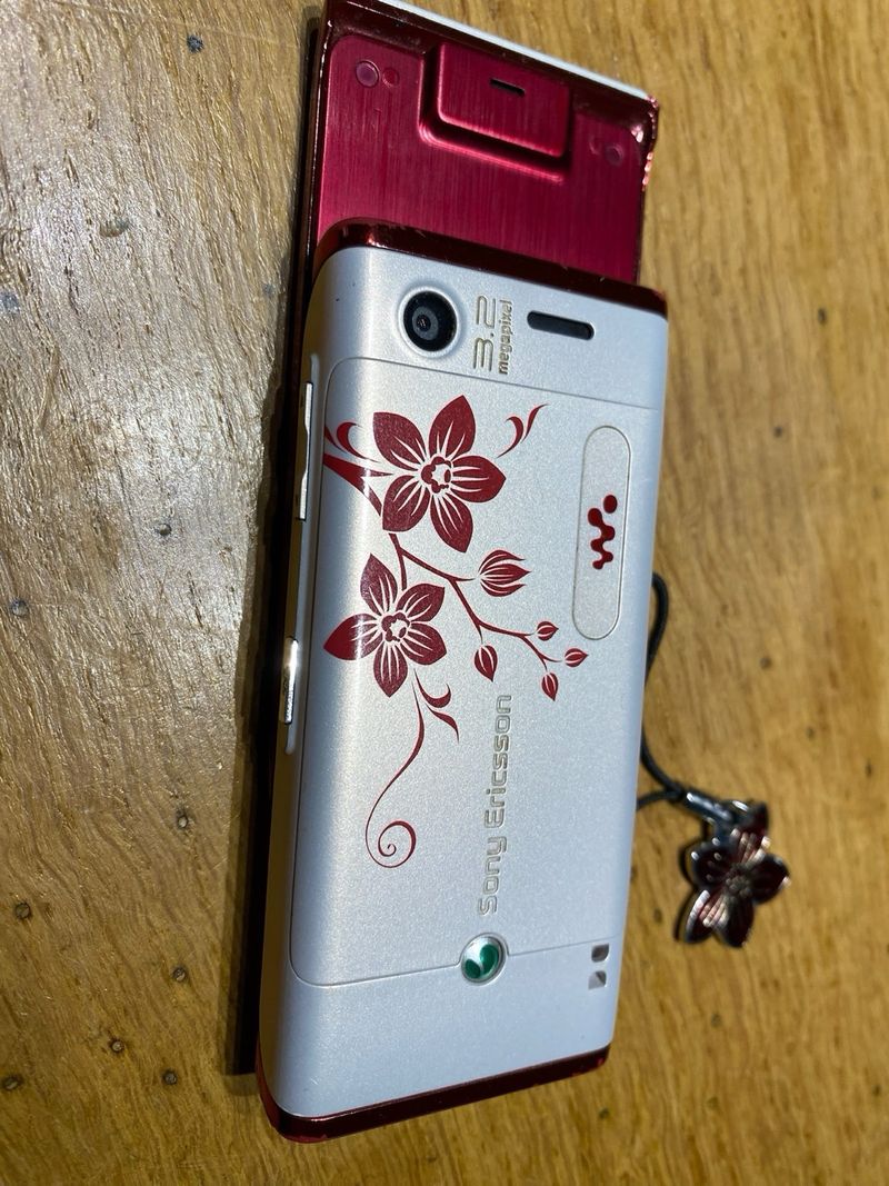 Teléfono Sony Ericsson W595i Flower edition afbeelding 9