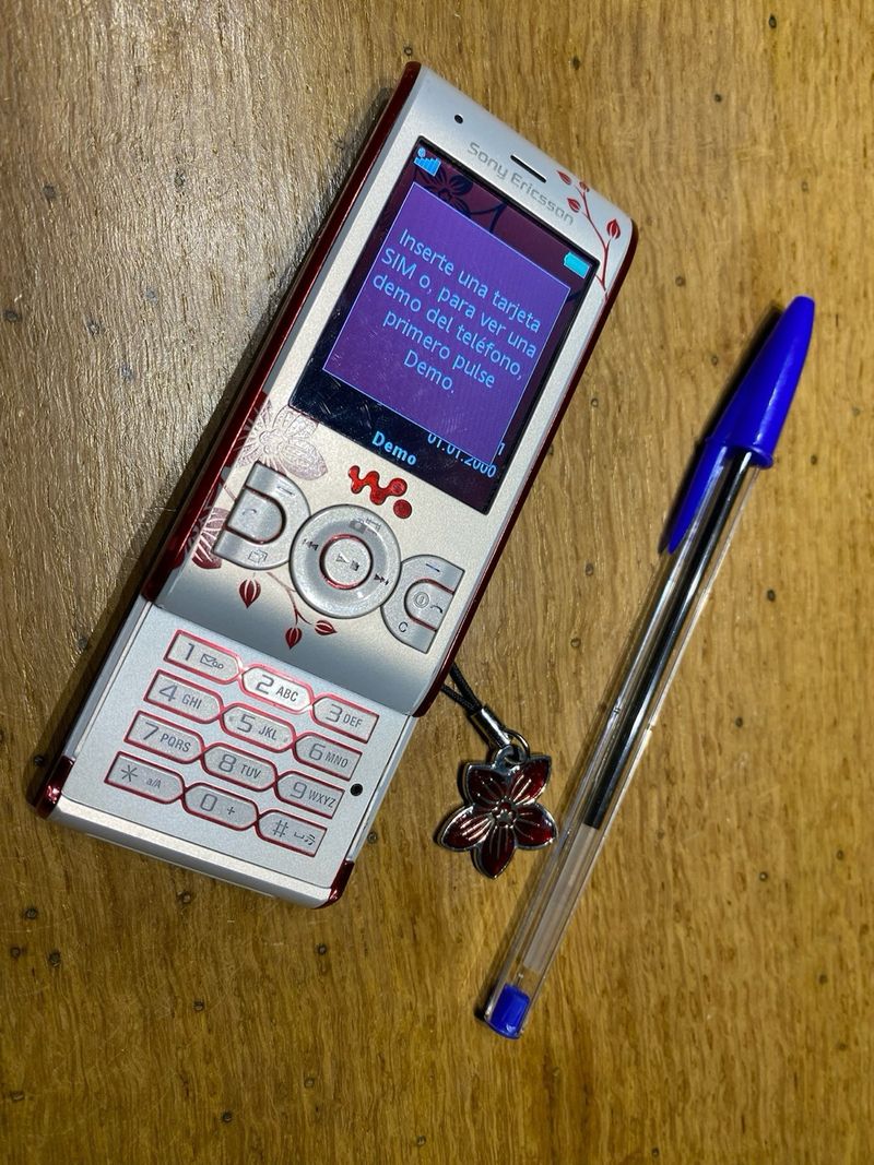 Teléfono Sony Ericsson W595i Flower edition afbeelding 7