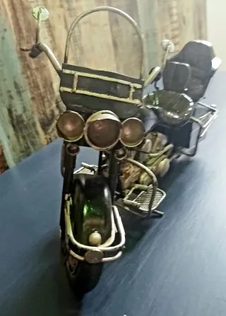 Moto Decorativa Jharri Davinson