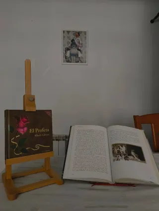 Lote: Atril de lectura y caballete