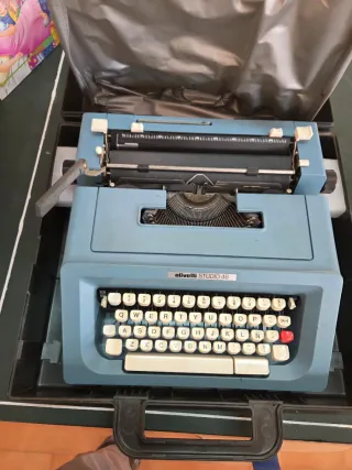 Máquina de escribir Olivetti Studio 46