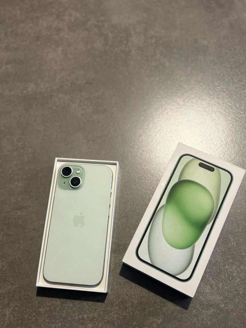 Vendo iPhone 15 128 GB, color verde afbeelding 2