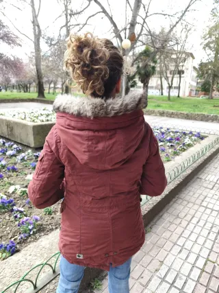 Parka Khujo con capucha y pelo desmontables