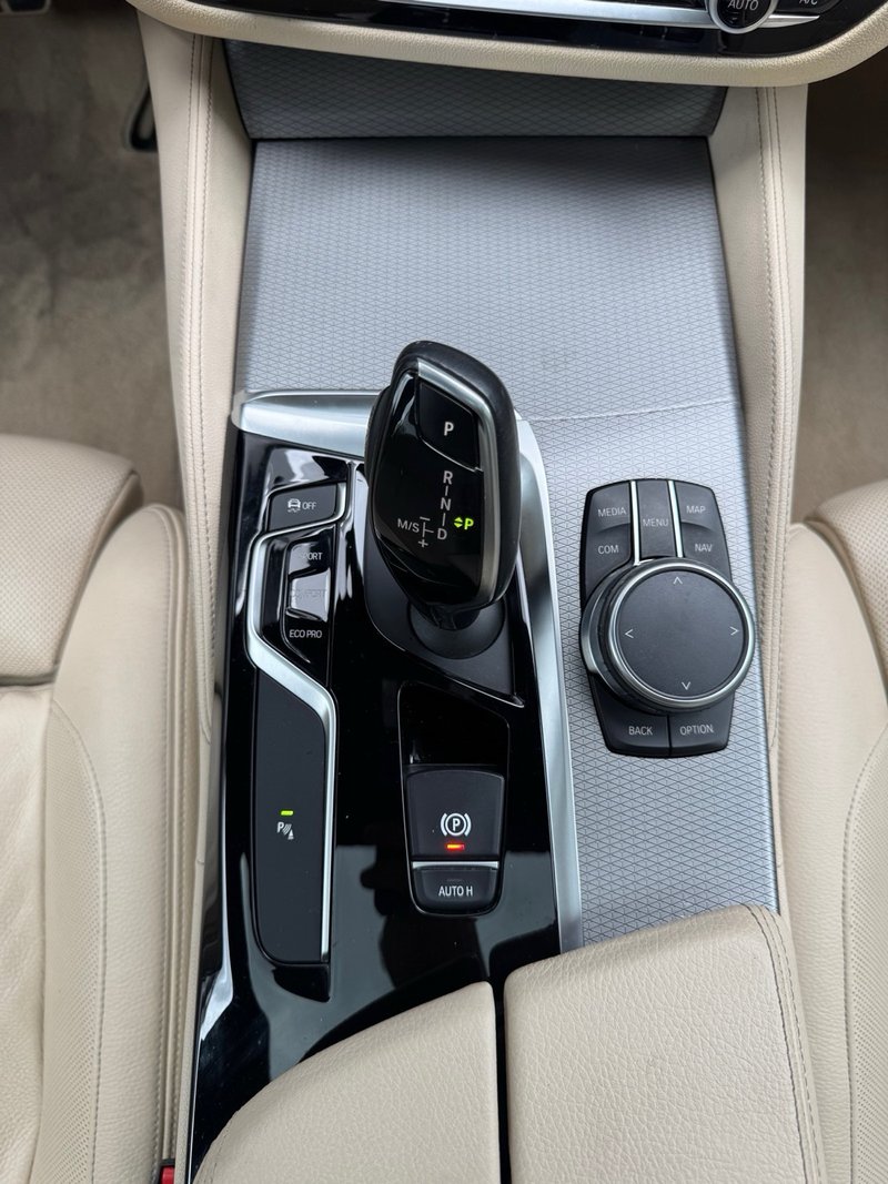 BMW Serie 5 2018, foto 19