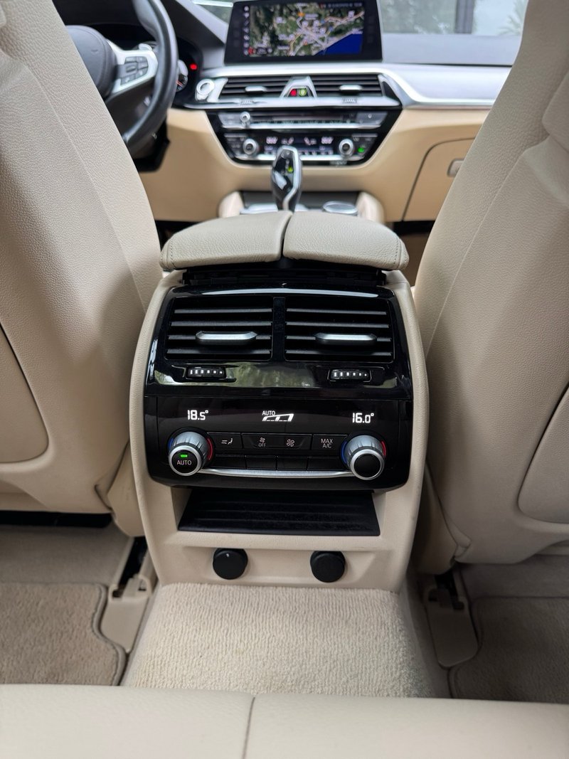 BMW Serie 5 2018, foto 17