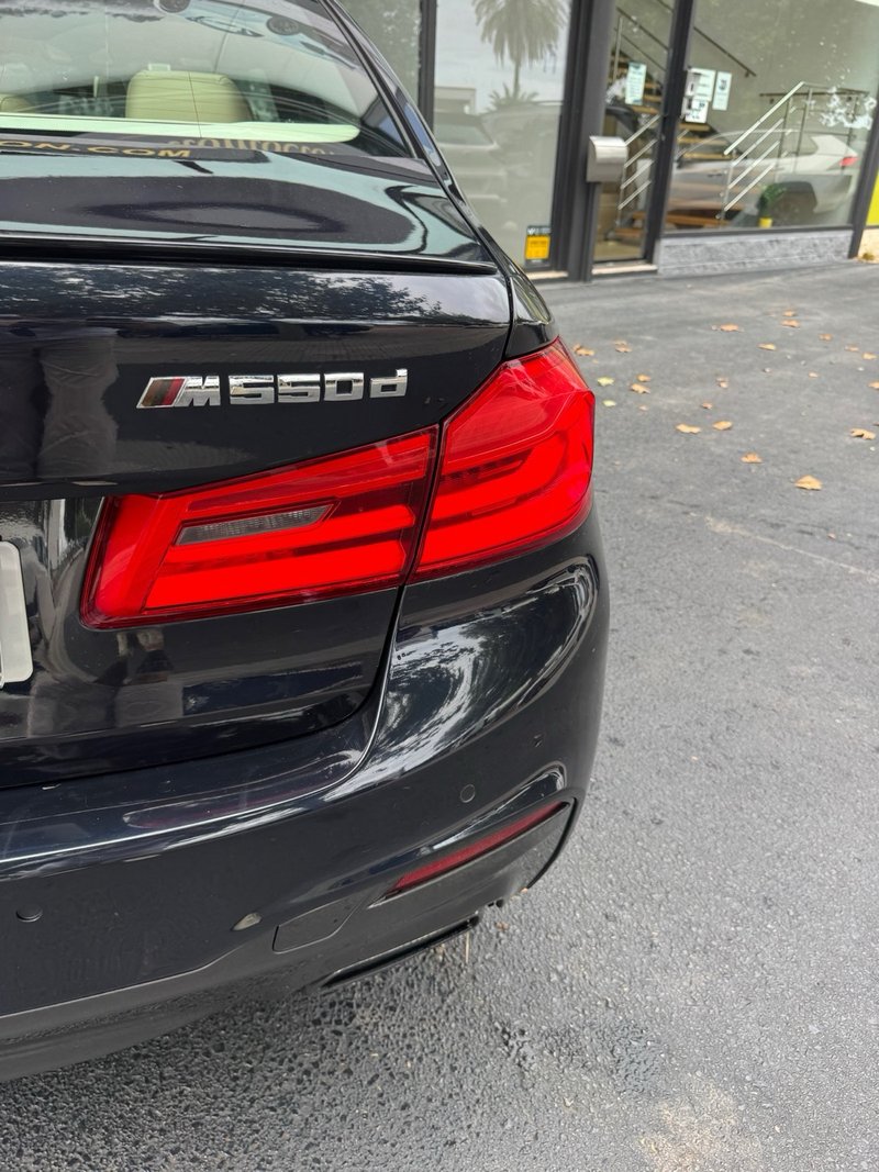BMW Serie 5 2018, foto 25