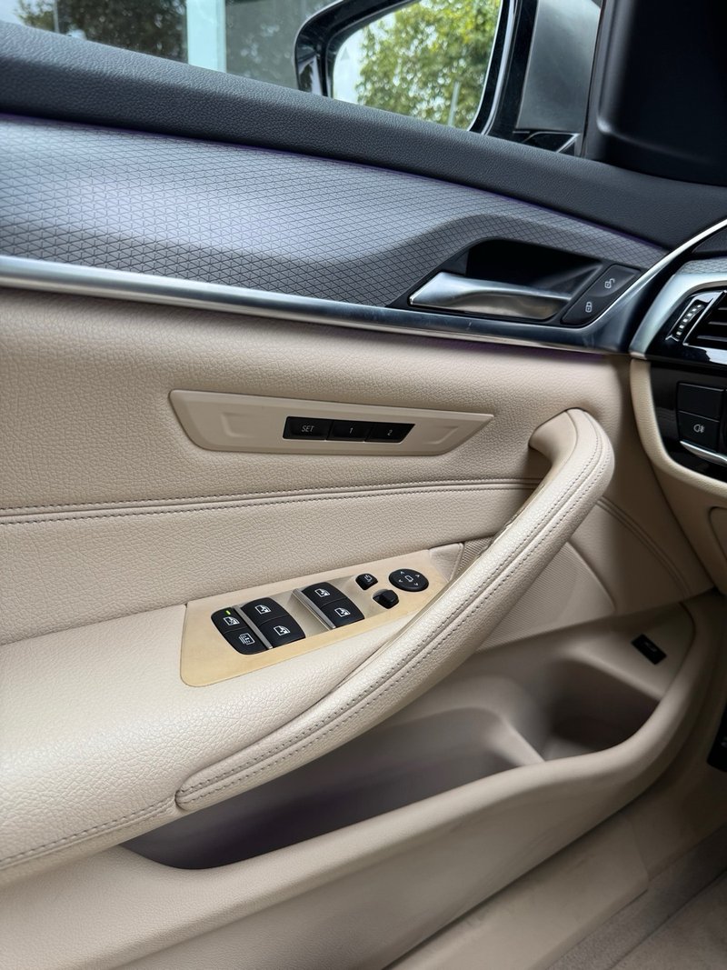 BMW Serie 5 2018, foto 23