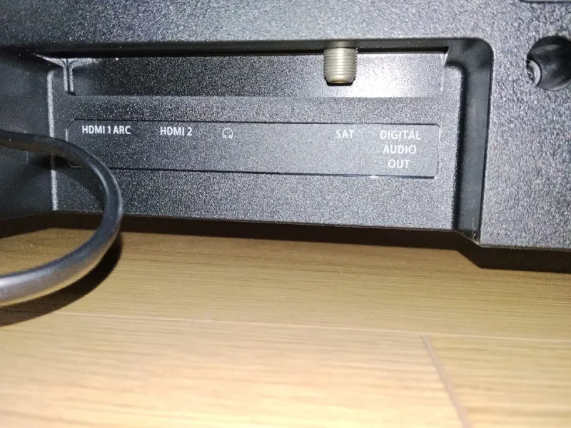 Televisor Philips que mide 73x43 cm con dos mandos afbeelding 4