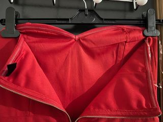 Mono rojo palabra de honor