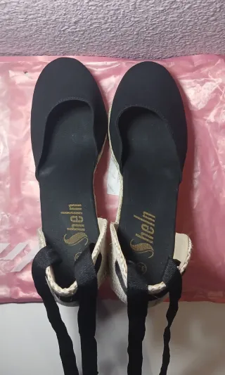 Sandalias Cuña Negras Atadas