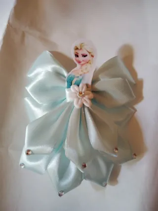 Pinza para el pelo de las princesas Disney.