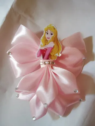 Pinza para el pelo de las princesas Disney.