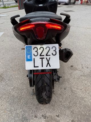 Yamaha TMAX 560 2021 Negra