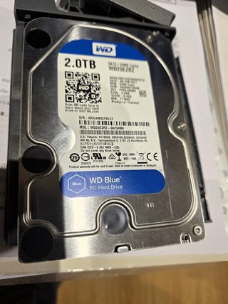 Carcasa UGREEN + HDD WD 2TB