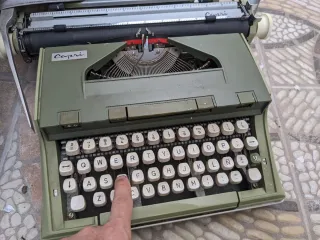 Máquina de escribir Capri verde