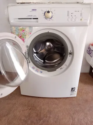 Lavadora Zanussi y una secadora Edesa