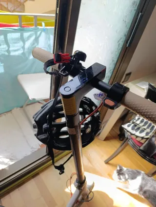 Patinete Eléctrico Xiaomi Blanco + Casco homologad