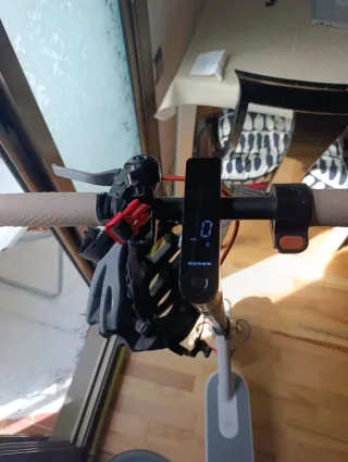 Patinete Eléctrico Xiaomi Blanco + Casco homologad