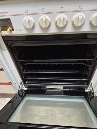 Cocina de gas con horno White Westinghouse