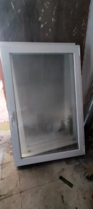 Ventana aluminio blanco