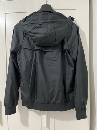 Chubasquero Nike Negro con Capucha